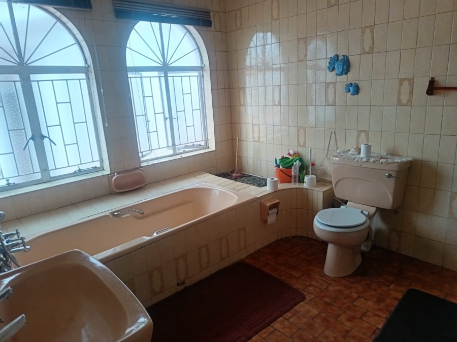 5 Bedroom Property for Sale in Royldene Northern Cape